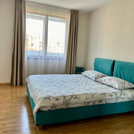 Fenix 2 Bedroom Apartment Varna Center Extérieur photo