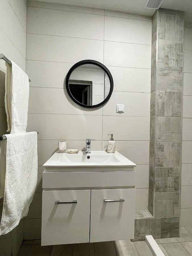 Fenix 2 Bedroom Apartment Varna Center Extérieur photo