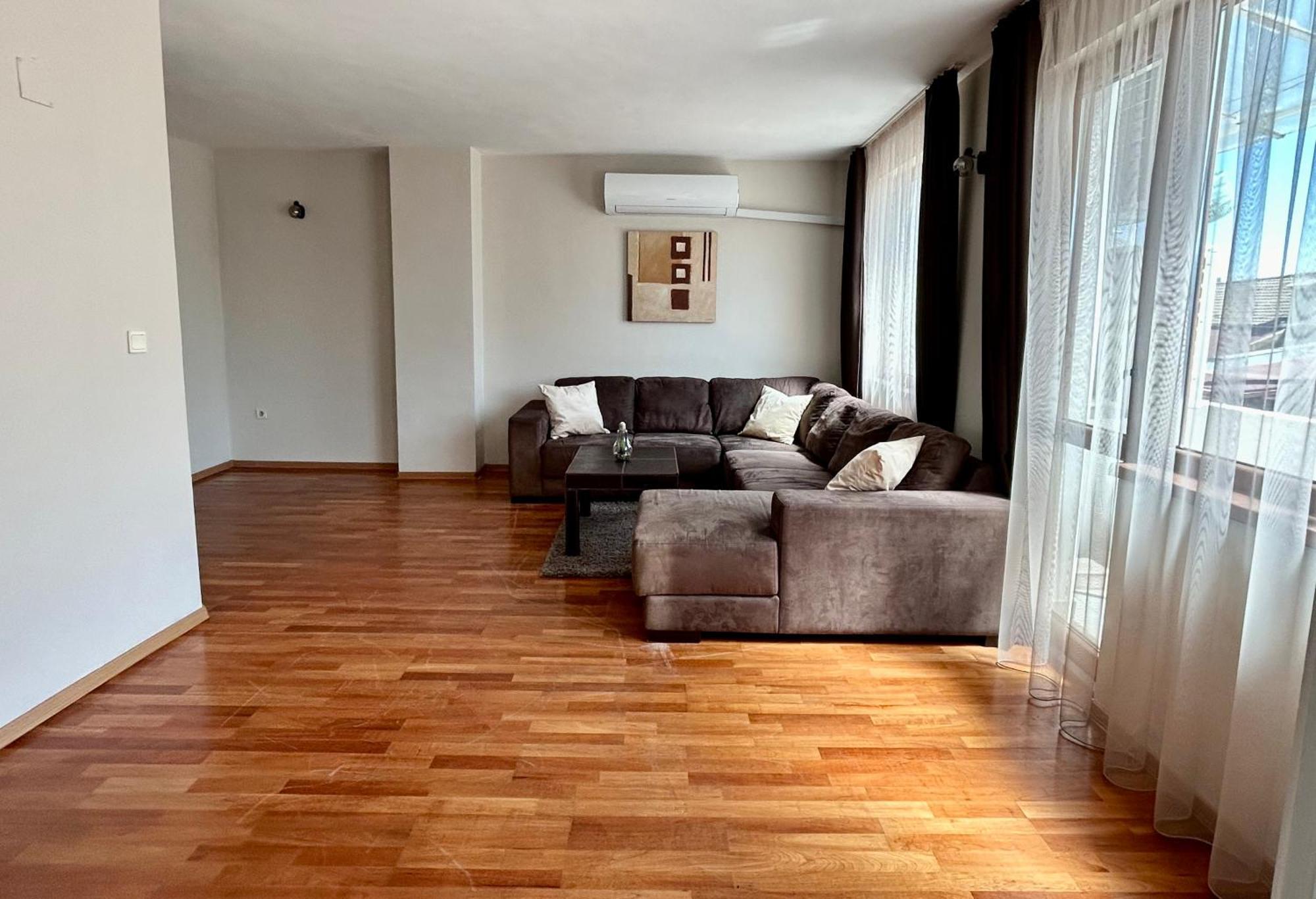 Fenix 2 Bedroom Apartment Varna Center Extérieur photo