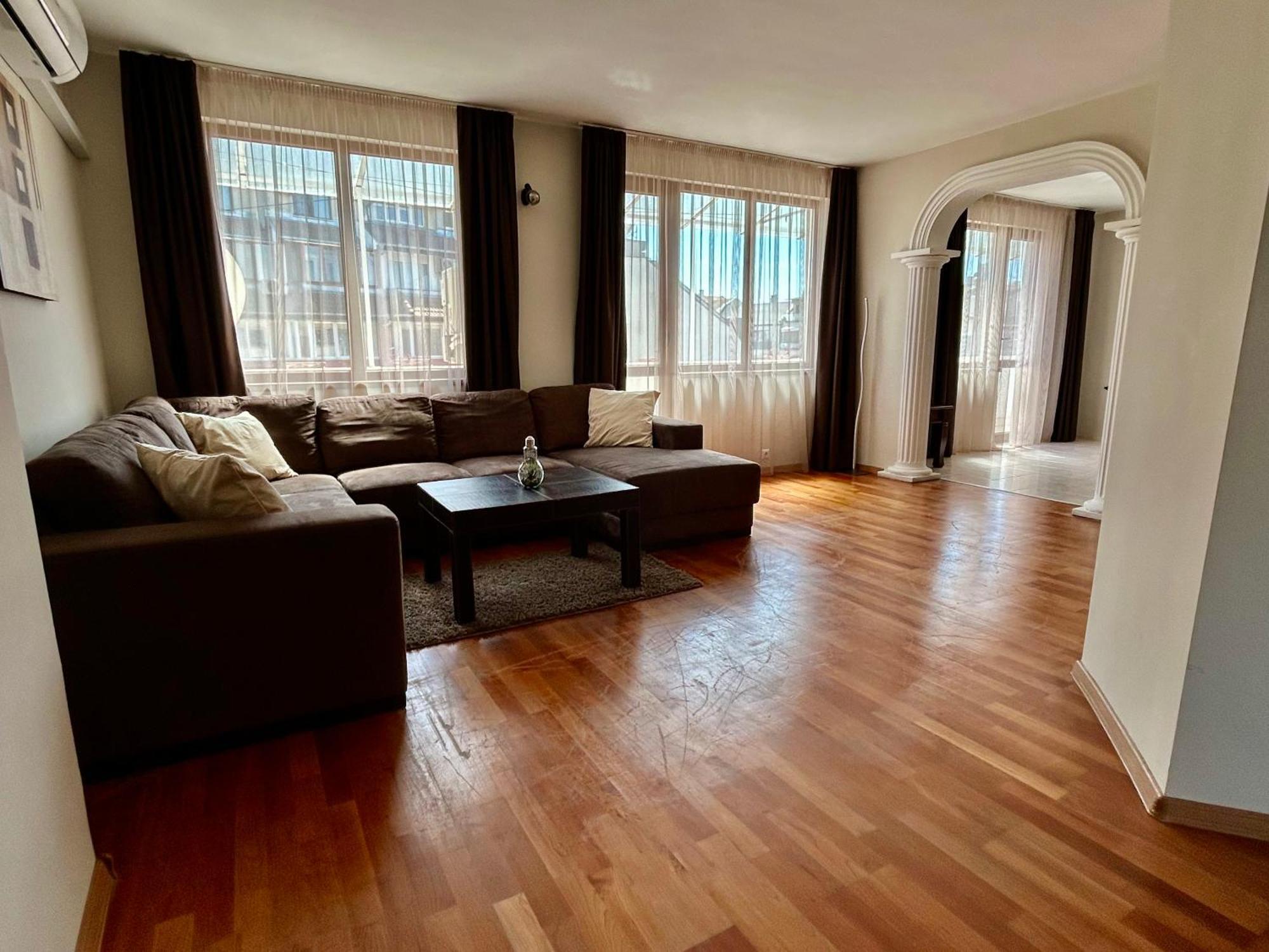 Fenix 2 Bedroom Apartment Varna Center Extérieur photo